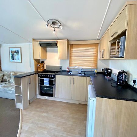 Elletson Park Wood Fired Hot Tubs, Caravans & Pods Pilling מראה חיצוני תמונה