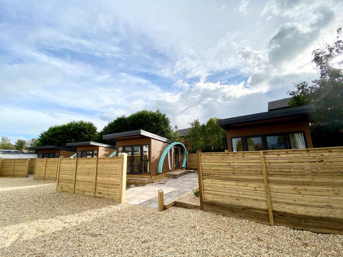 Elletson Park Wood Fired Hot Tubs, Caravans & Pods Pilling מראה חיצוני תמונה
