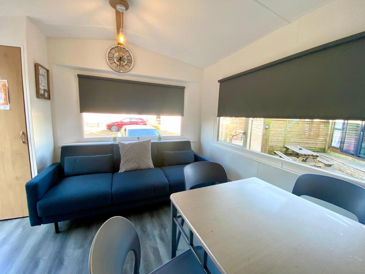 Elletson Park Wood Fired Hot Tubs, Caravans & Pods Pilling מראה חיצוני תמונה