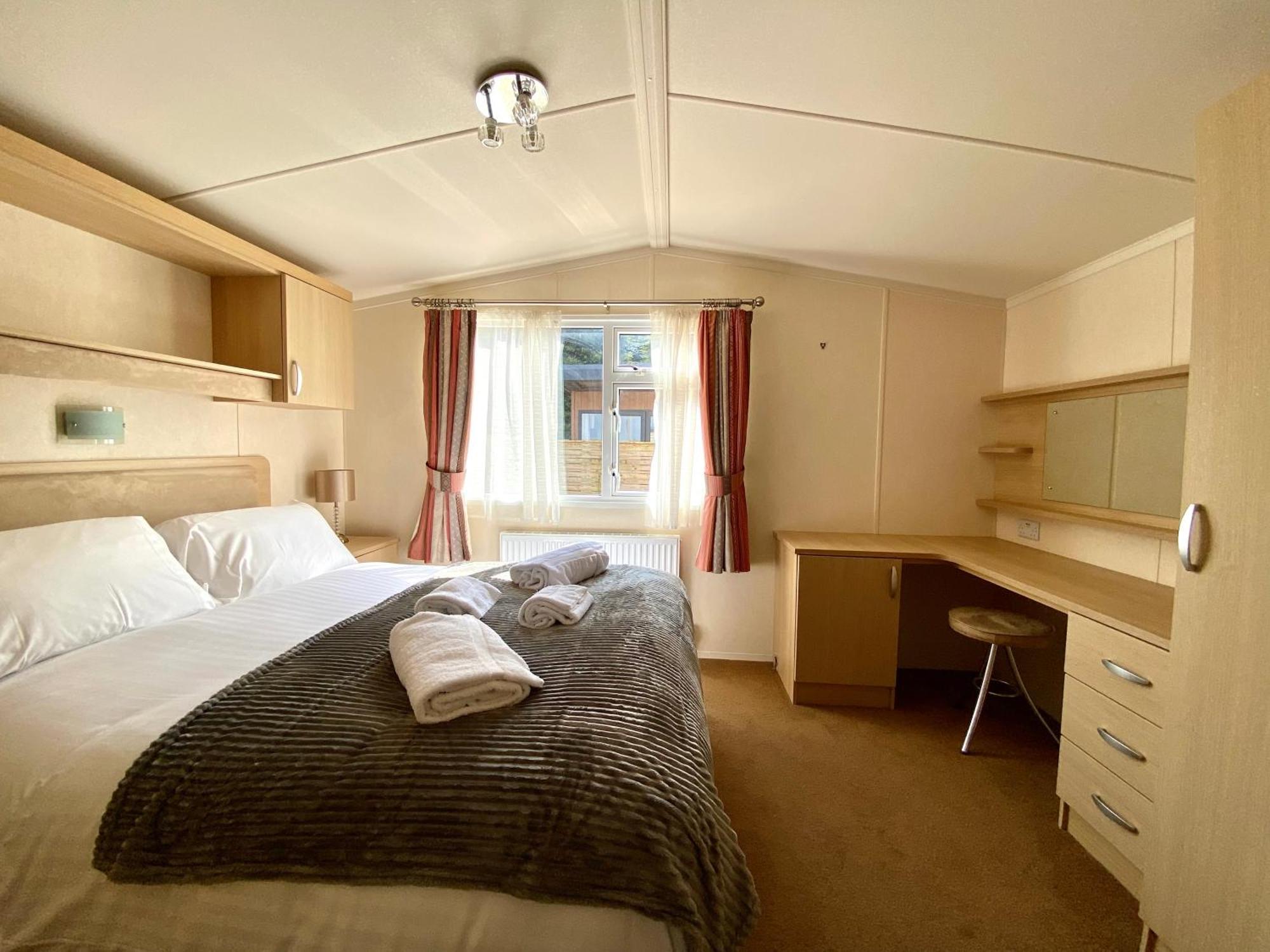Elletson Park Wood Fired Hot Tubs, Caravans & Pods Pilling מראה חיצוני תמונה