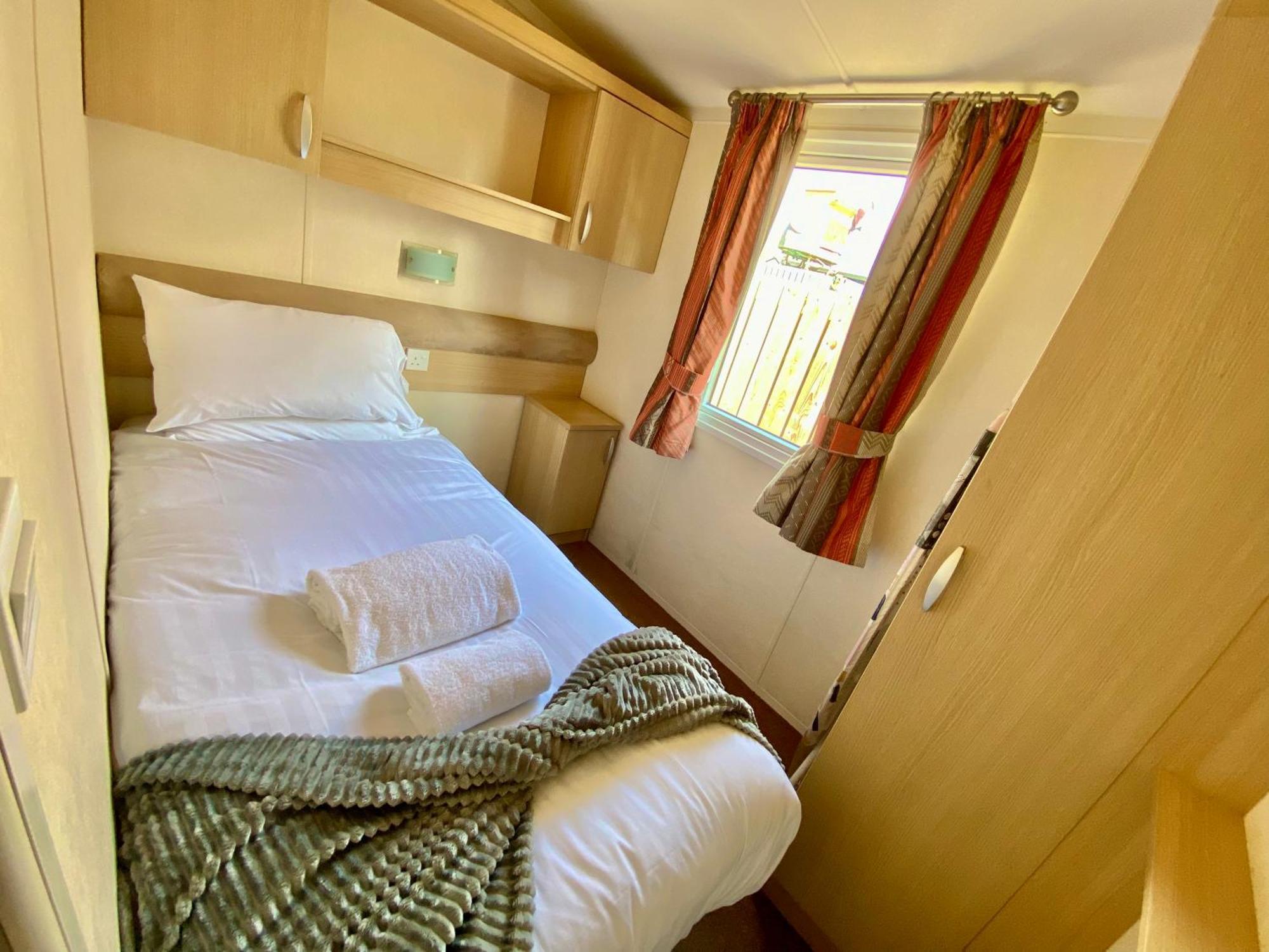 Elletson Park Wood Fired Hot Tubs, Caravans & Pods Pilling מראה חיצוני תמונה