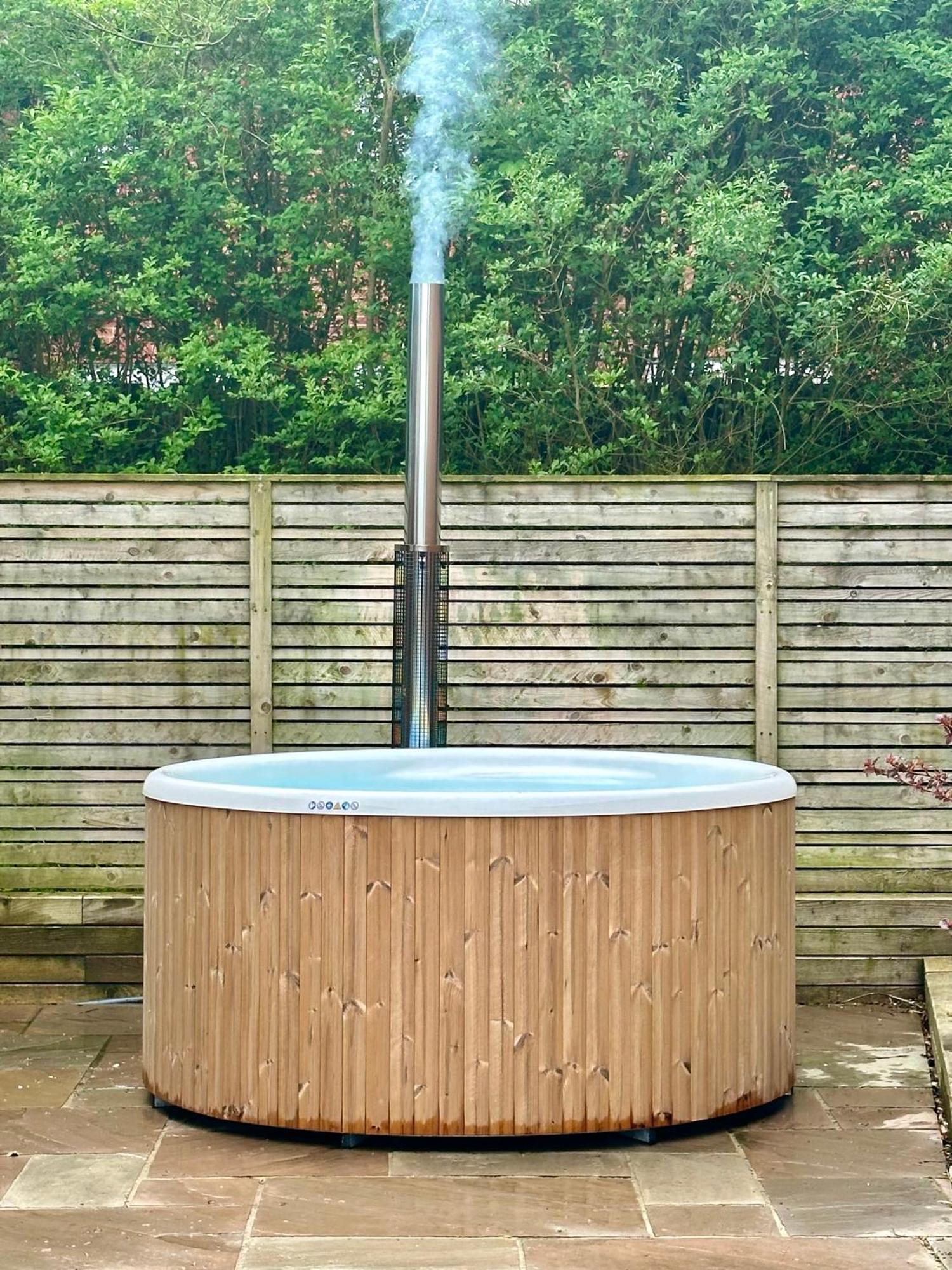Elletson Park Wood Fired Hot Tubs, Caravans & Pods Pilling מראה חיצוני תמונה