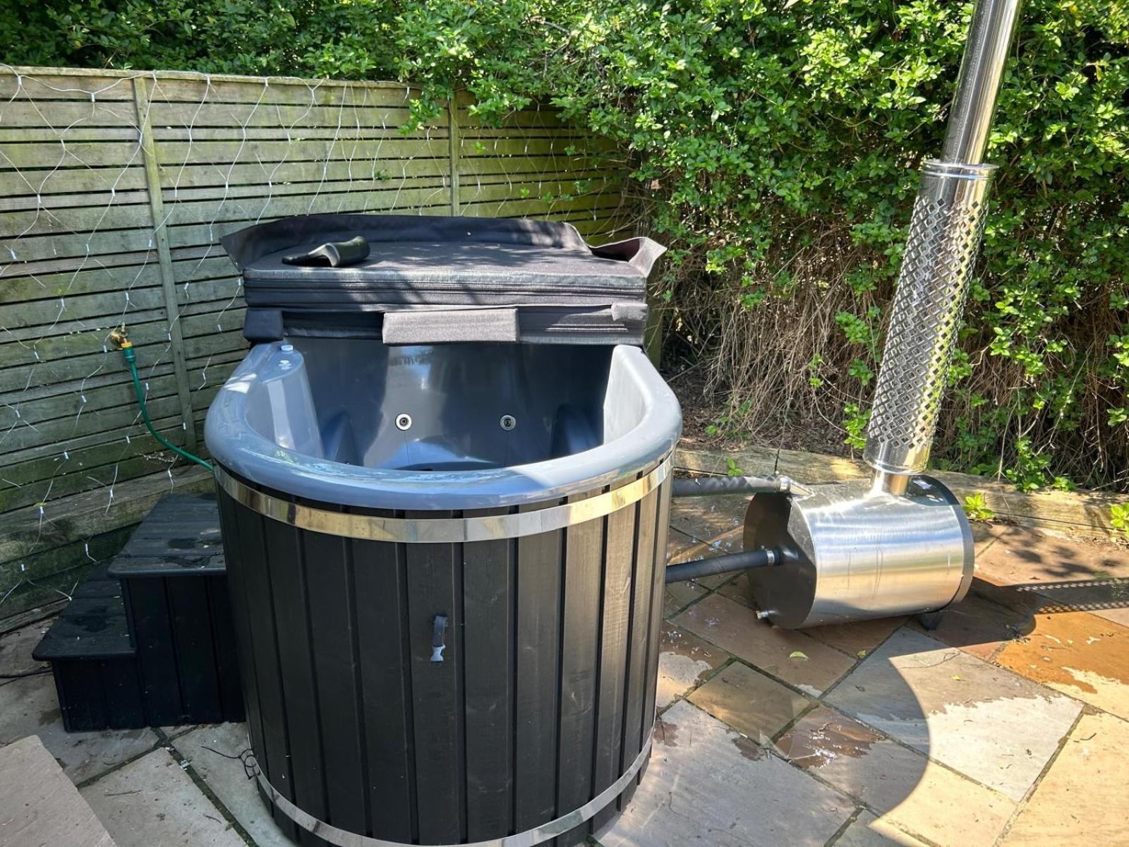 Elletson Park Wood Fired Hot Tubs, Caravans & Pods Pilling מראה חיצוני תמונה